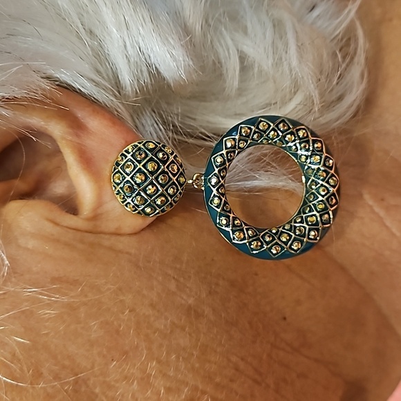 💕ST. JOHN💕 Circular Drop Clip On Earrings ~ Green Enamel Gold Jewels NWOT - Picture 1 of 9